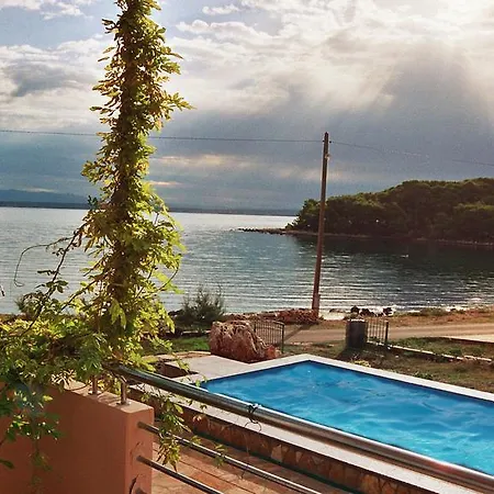 Maris * أوغليان