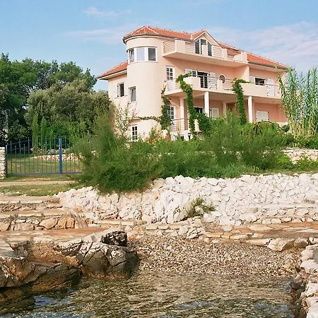 Maris شقة أوغليان